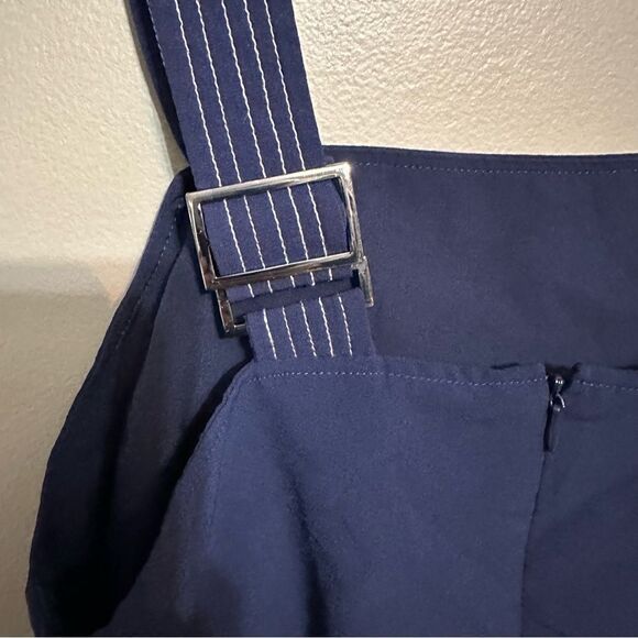 Guess navy top size medium - Picture 4 of 5